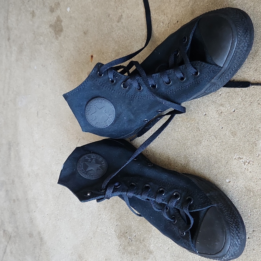 USED CONVERSE SIZE 9.5 Mens